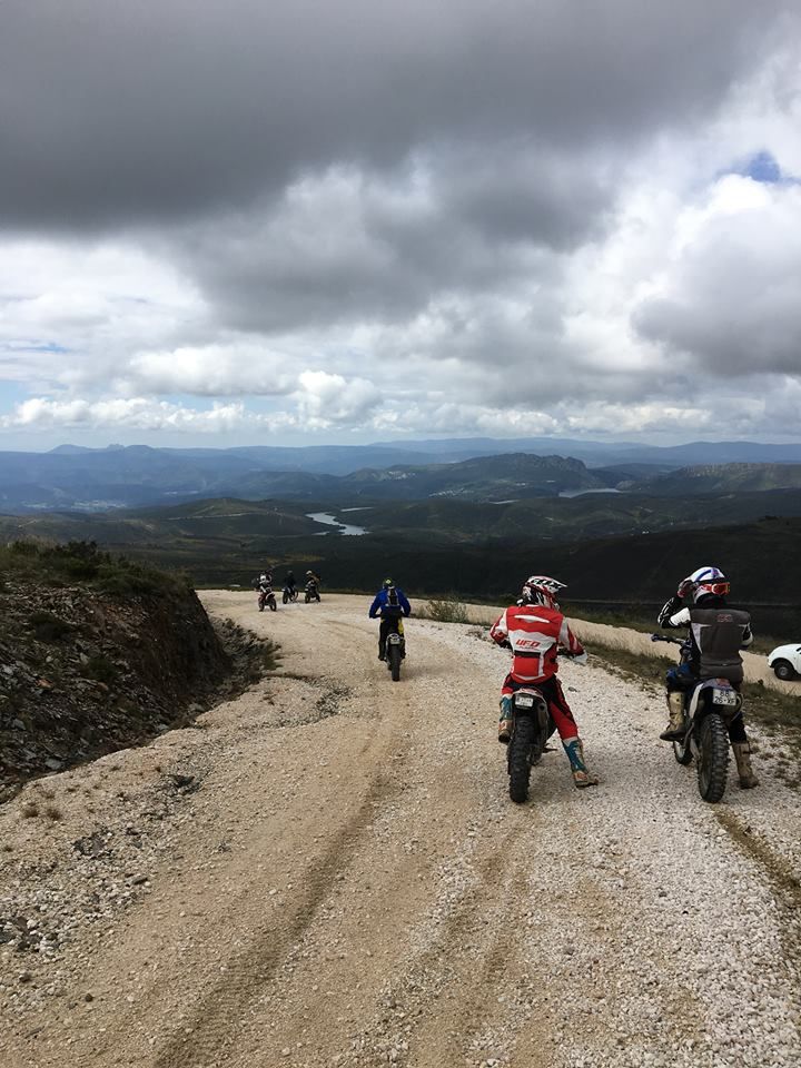 Off road enduro Tour north to south with 6 catalans they take 7 days holidays for a tour 950 kms !